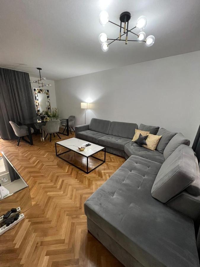 Mariposa * Smederevo